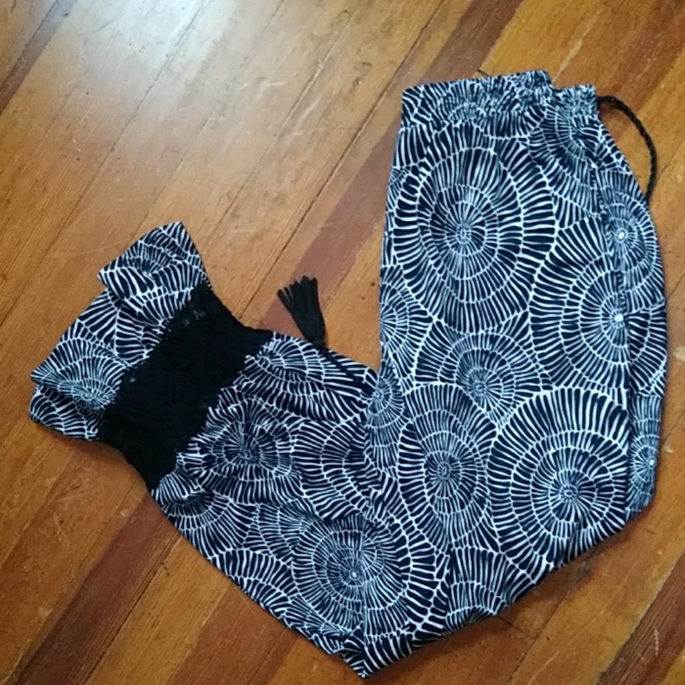 Robert Louis Black and White cropped pant
